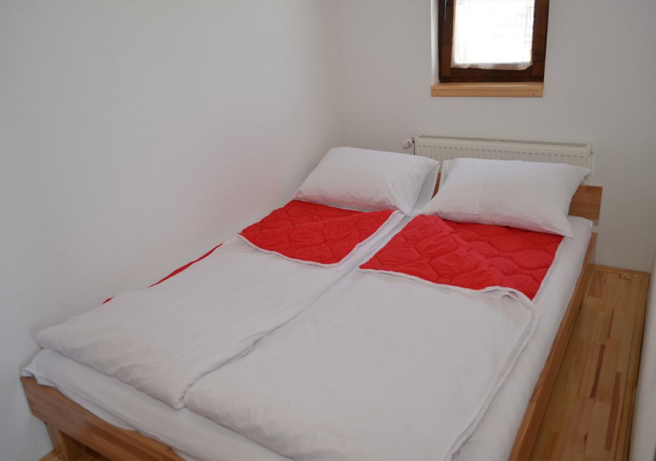 Bed and Breakfast Konoba Ognjiste Sokolac  Exterior foto